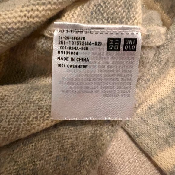 Uniqlo Womens Sweater Gray White - Size S - 100% Cashmere Striped Crew Neck - Picture 3 of 3